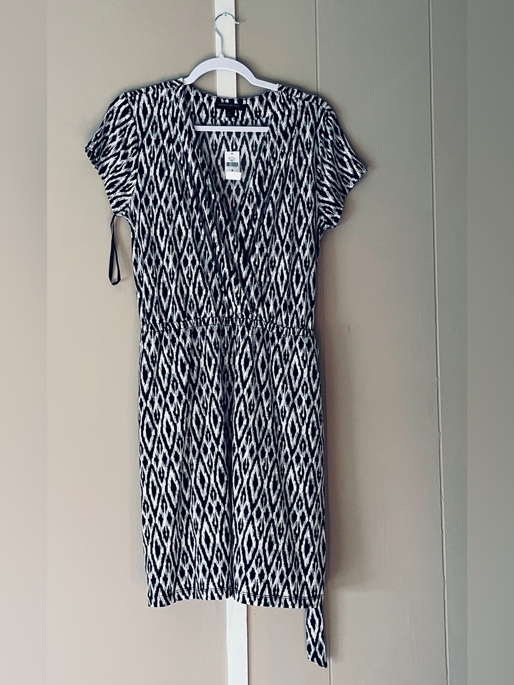 Black & White Geometric Short Sleeve Sheath Dress